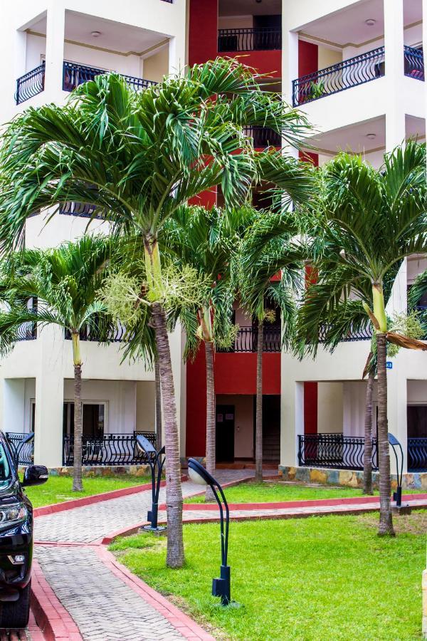 Accra Fine Suites - Holi Flats Airport Residential Esterno foto