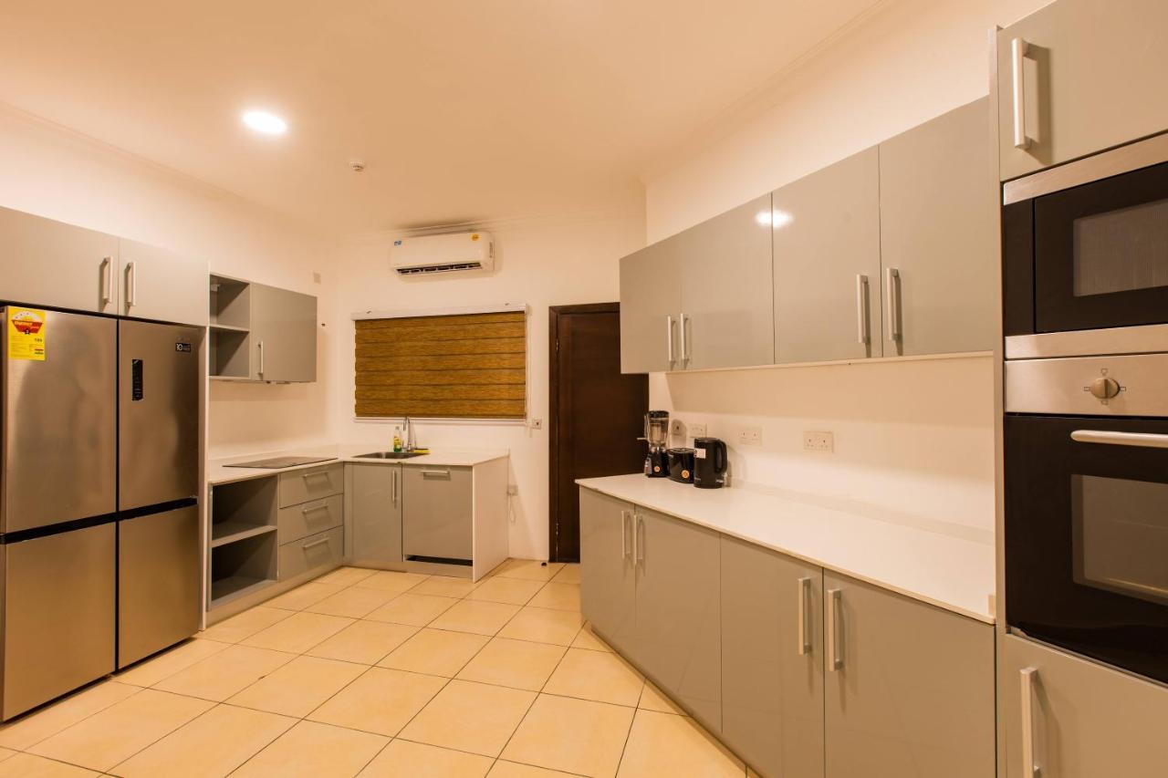 Accra Fine Suites - Holi Flats Airport Residential Esterno foto