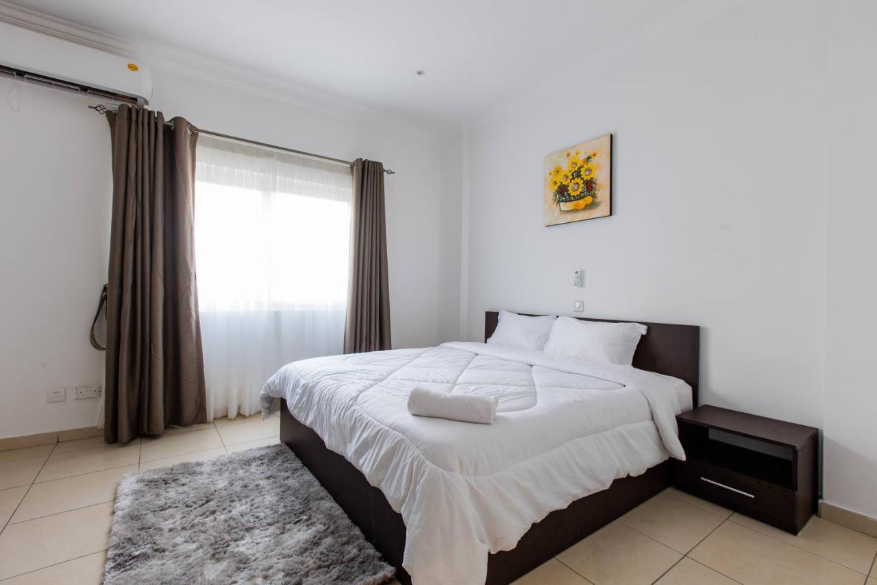 Accra Fine Suites - Holi Flats Airport Residential Esterno foto