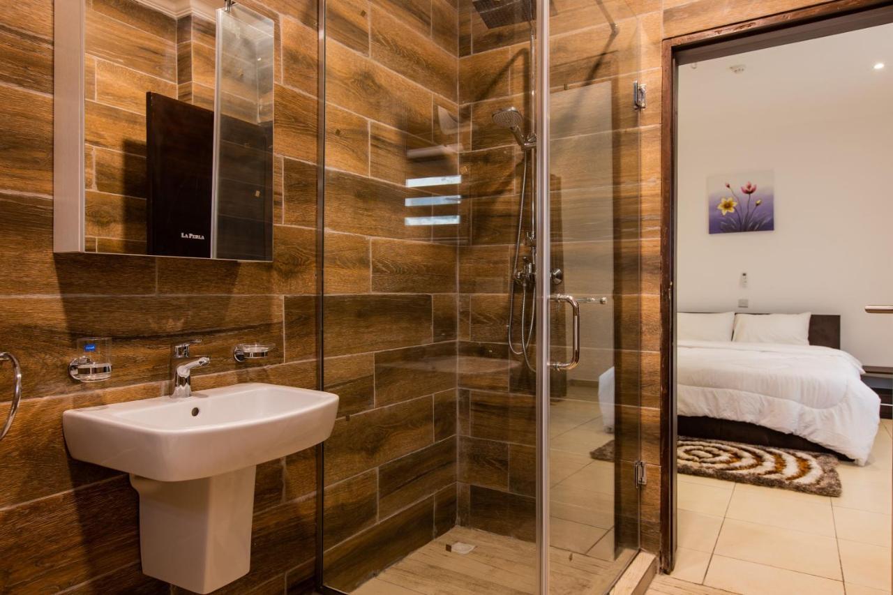 Accra Fine Suites - Holi Flats Airport Residential Esterno foto